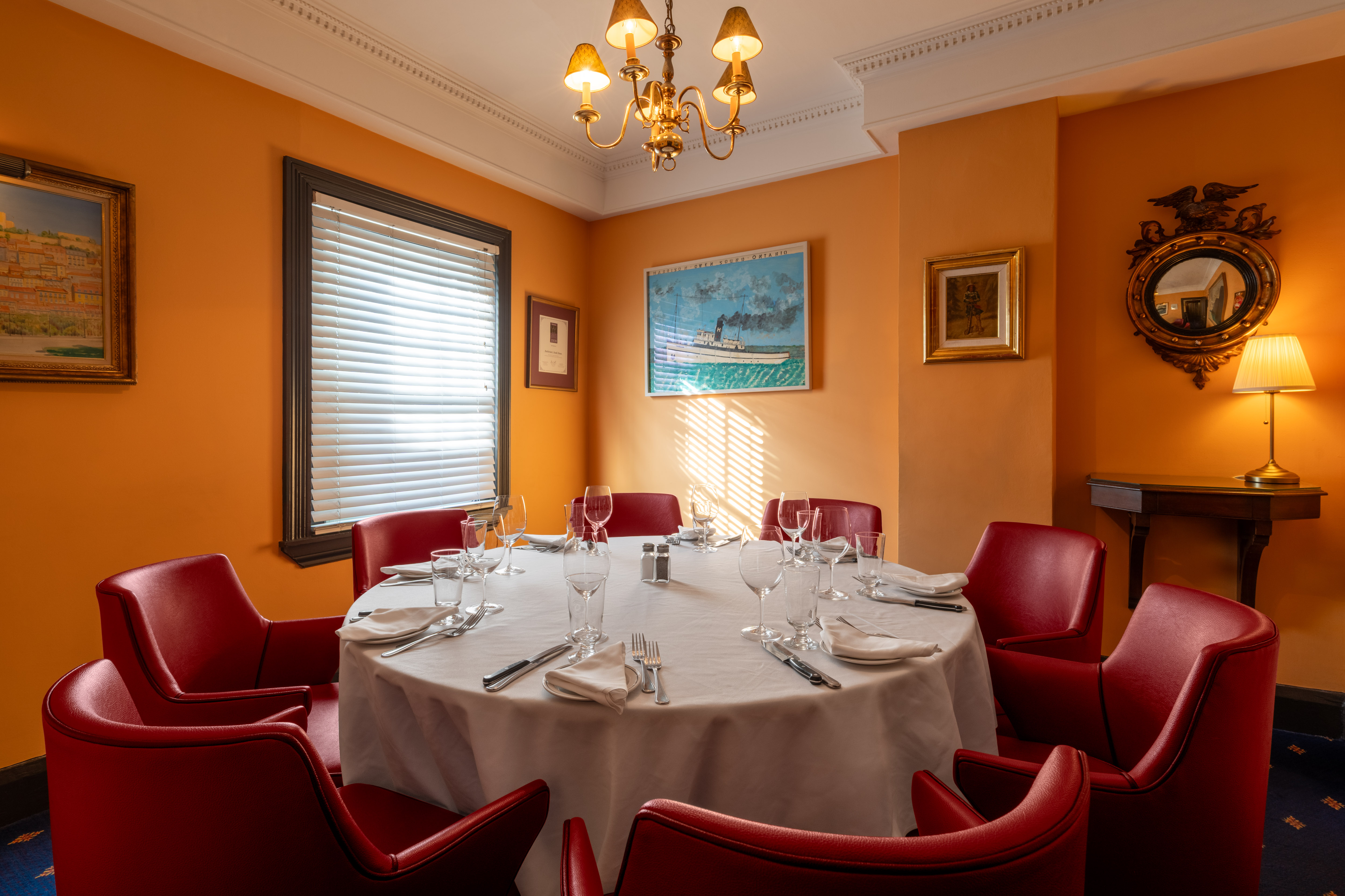 Private Dining Round Table Room